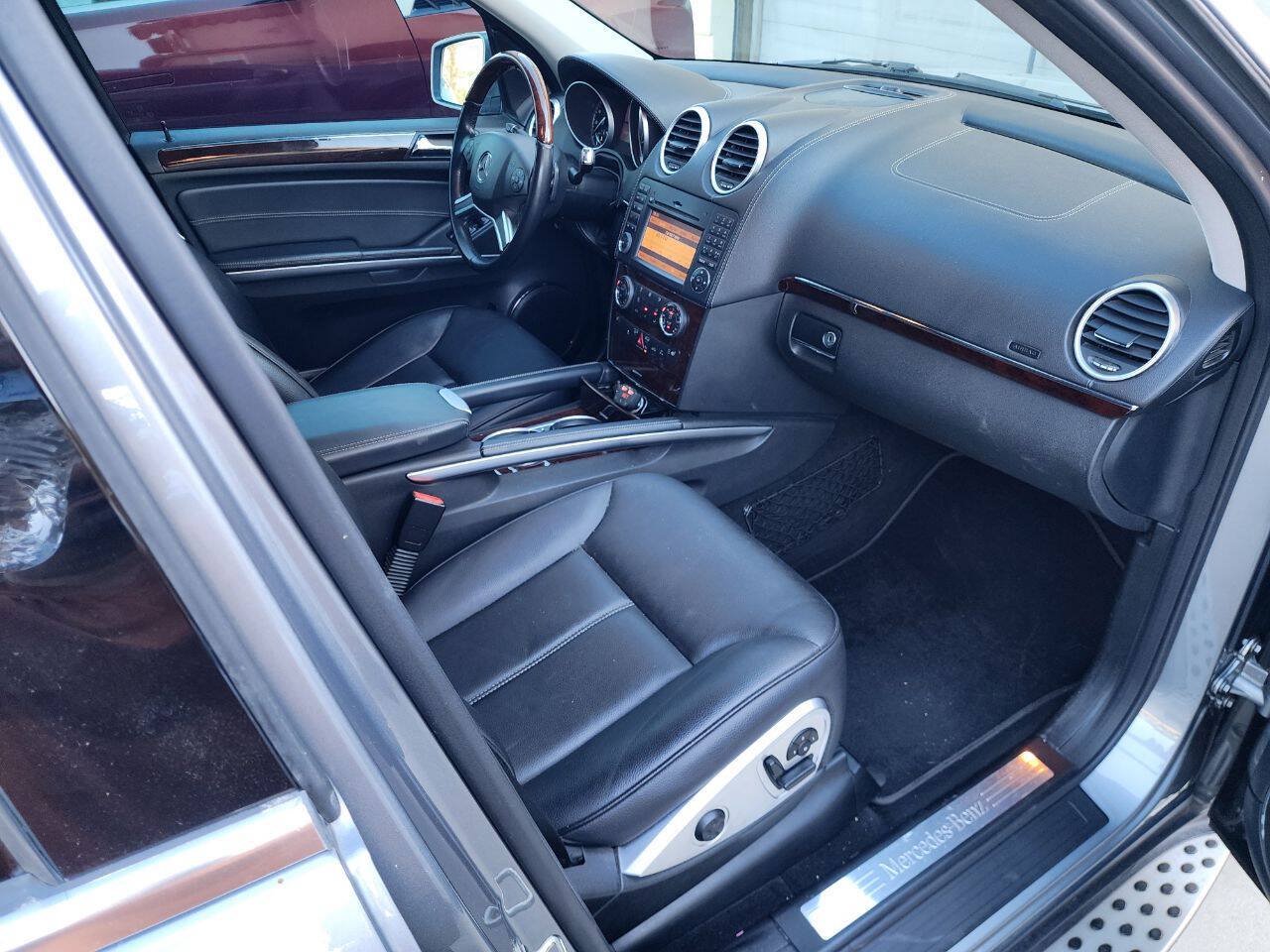 Used 2012 Mercedes-Benz GL 450 4MATIC image 31