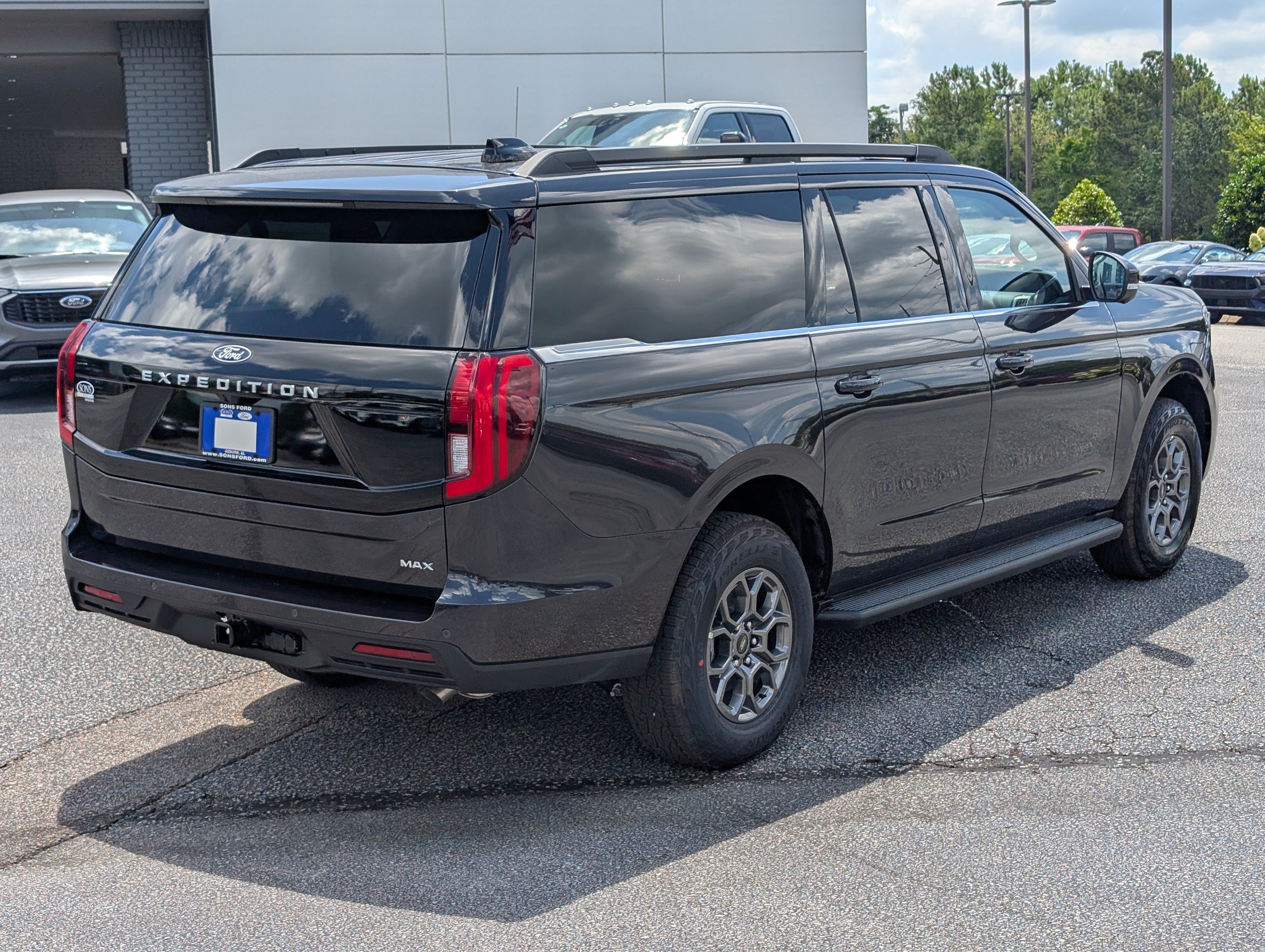 New 2027 Ford Expedition Max Active RWD image 9