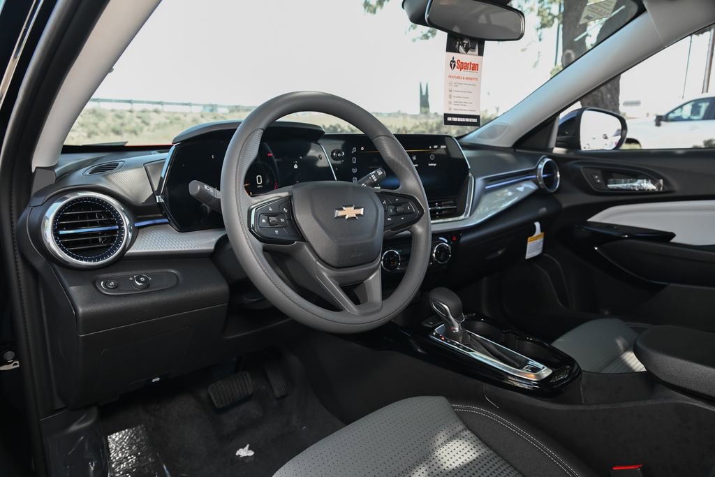 New 2026 Chevrolet Trax LT w/ LPO, Blackout Package FWD image 14