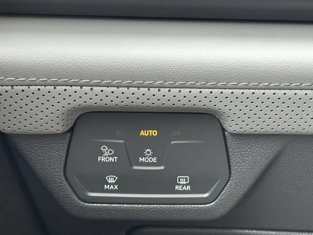 Certified 2025 Volkswagen Atlas Peak Edition SE AWD/4WD image 18