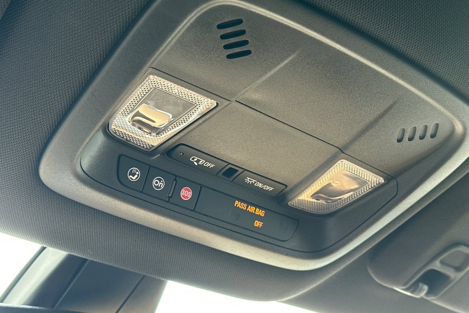 Used 2017 Chevrolet Volt Premier w/ Driver Confidence II Package image 24