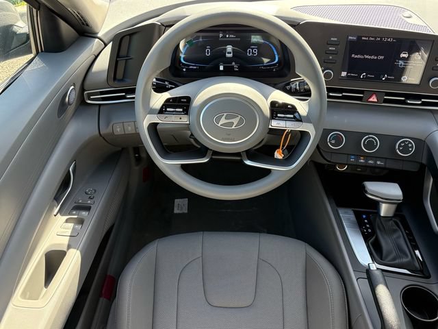 New 2026 Hyundai Elantra SE FWD image 8