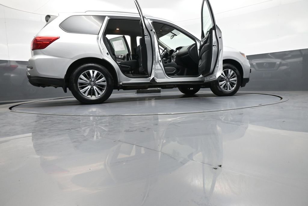 Used 2019 Nissan Pathfinder S AWD/4WD image 48