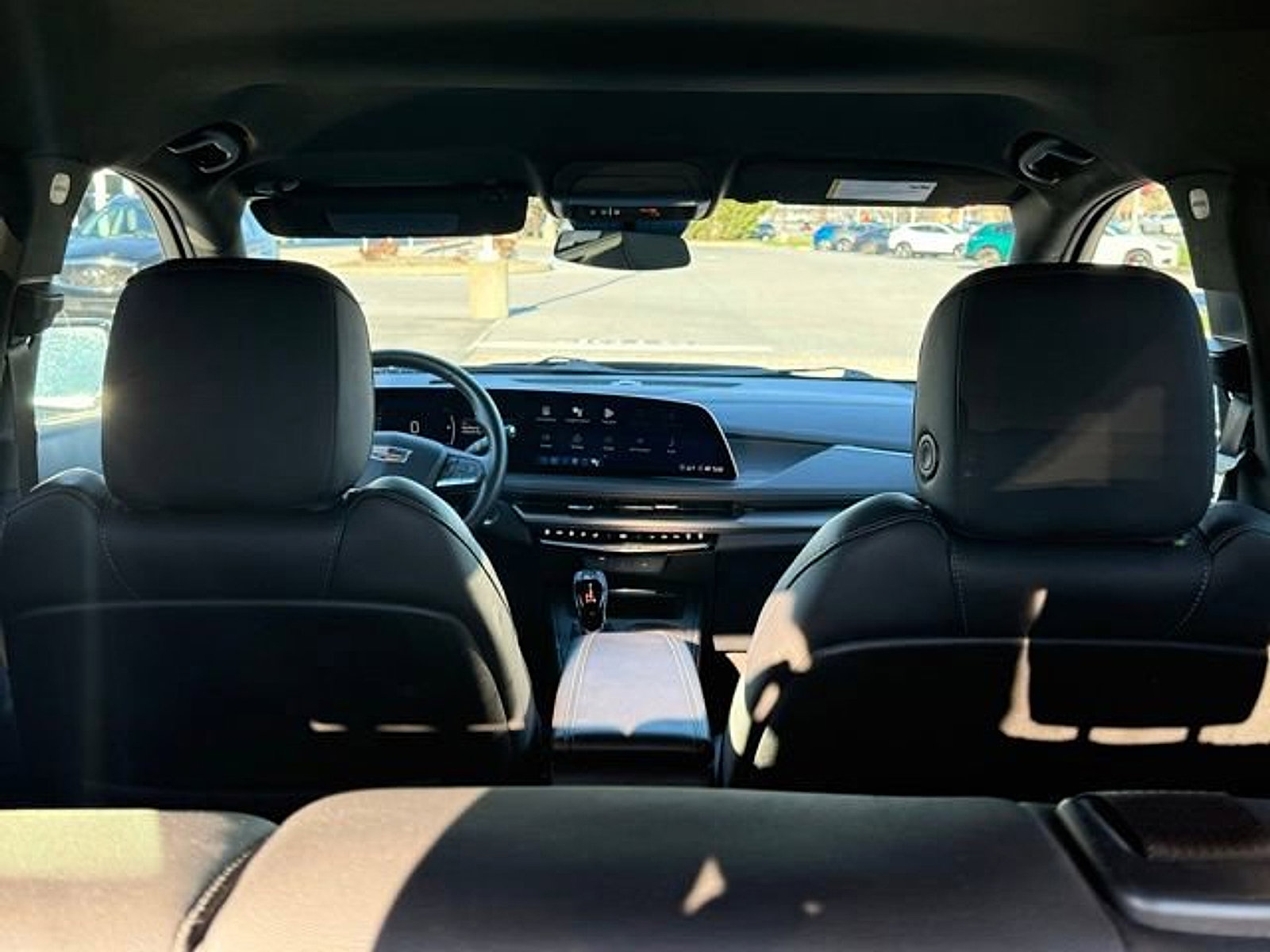 Used 2025 Cadillac XT4 Premium Luxury image 10