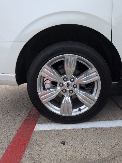 Used 2023 Ford Expedition Max Platinum RWD image 5