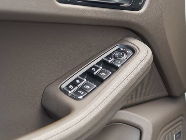 Certified 2019 Porsche Macan S AWD/4WD image 16