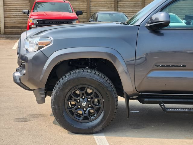 Used 2022 Toyota Tacoma SR5 RWD image 15