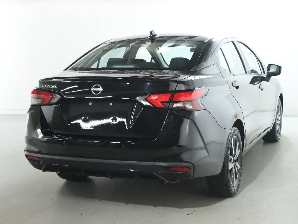 Used 2025 Nissan Versa SV FWD image 44