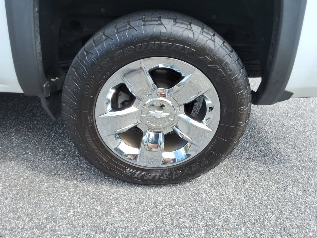 Used 2018 Chevrolet Silverado 1500 LTZ w/ Sport Package AWD/4WD image 13