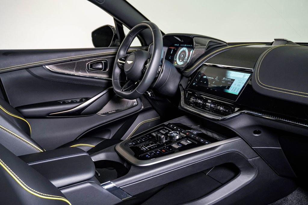 Used 2025 Aston Martin DBX 707 image 16