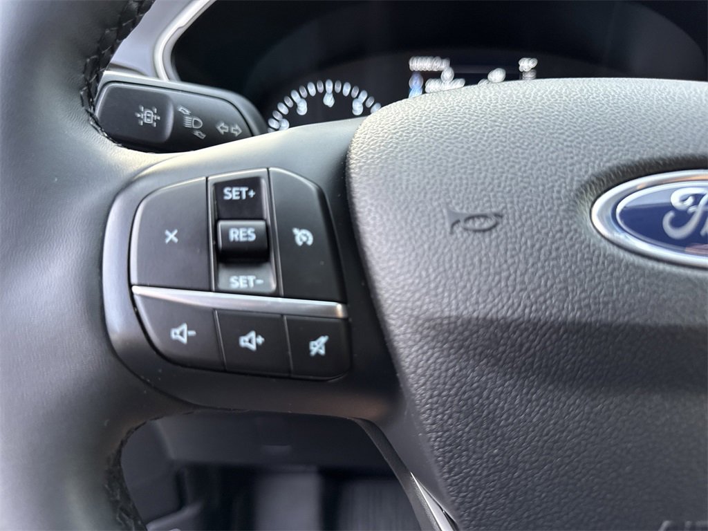 Used 2022 Ford Escape SE w/ SE Sport Appearance Package image 23