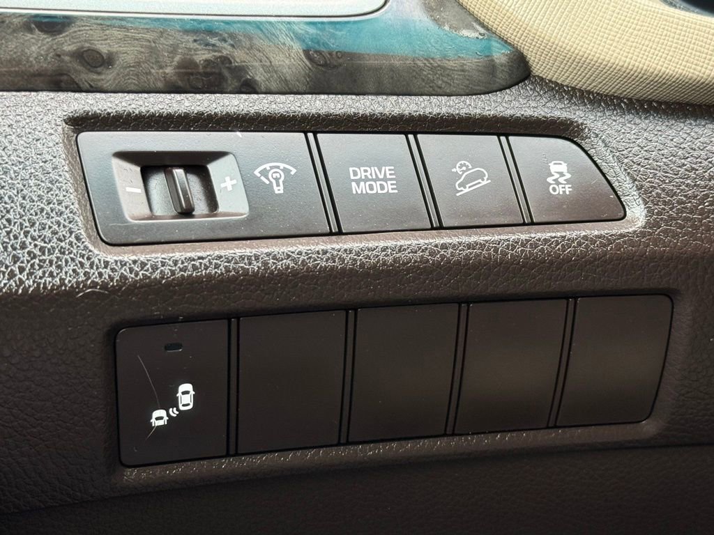 Used 2017 Hyundai Santa Fe Sport FWD image 31
