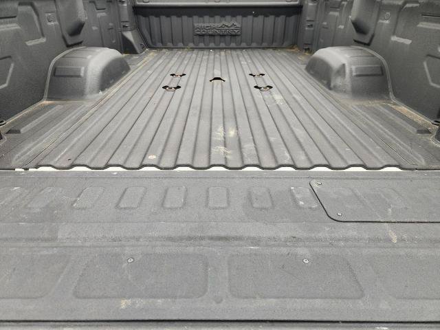 Used 2024 Chevrolet Silverado 3500 High Country w/ High Country Premium Package AWD/4WD image 32