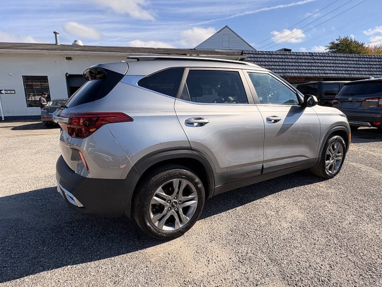 Used 2021 Kia Seltos S FWD image 7