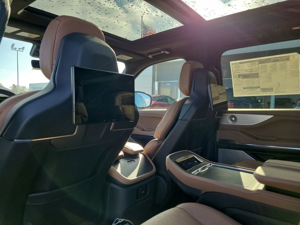 New 2025 Lincoln Navigator L Black Label image 15