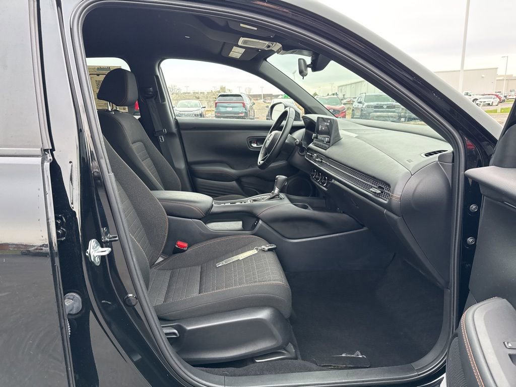 Used 2025 Honda HR-V Sport image 38