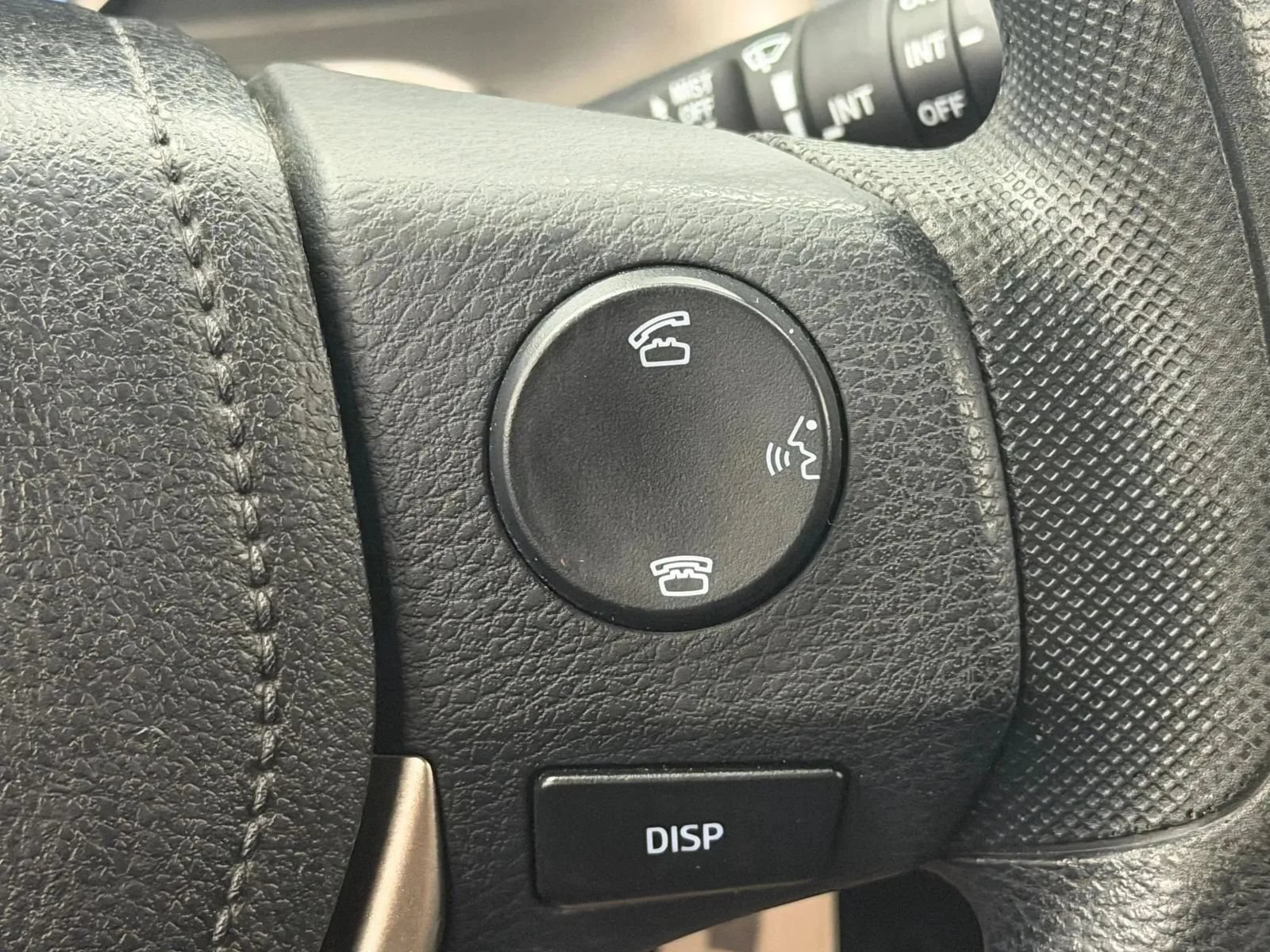 Used 2013 Toyota RAV4 XLE AWD/4WD image 25