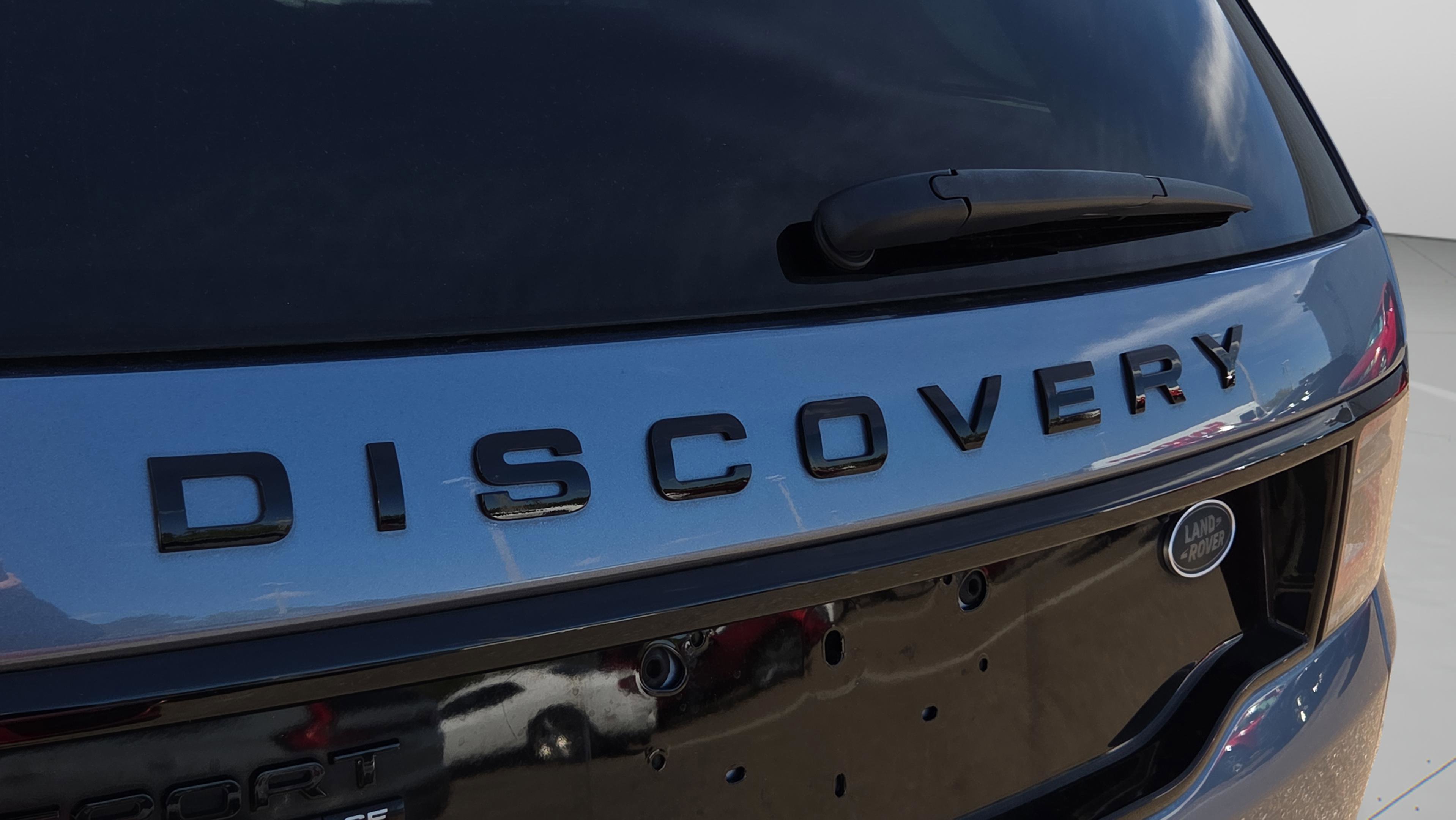 Used 2020 Land Rover Discovery Sport SE R-Dynamic image 18