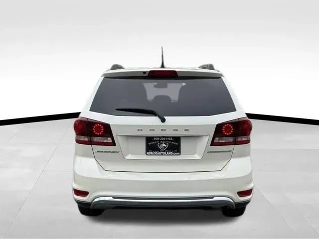 Used 2017 Dodge Journey Crossroad FWD image 5