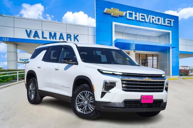 Used 2025 Chevrolet Traverse LT