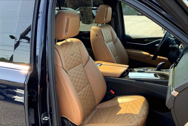 Used 2022 Cadillac Escalade ESV Premium Luxury w/ Performance Package AWD/4WD image 6
