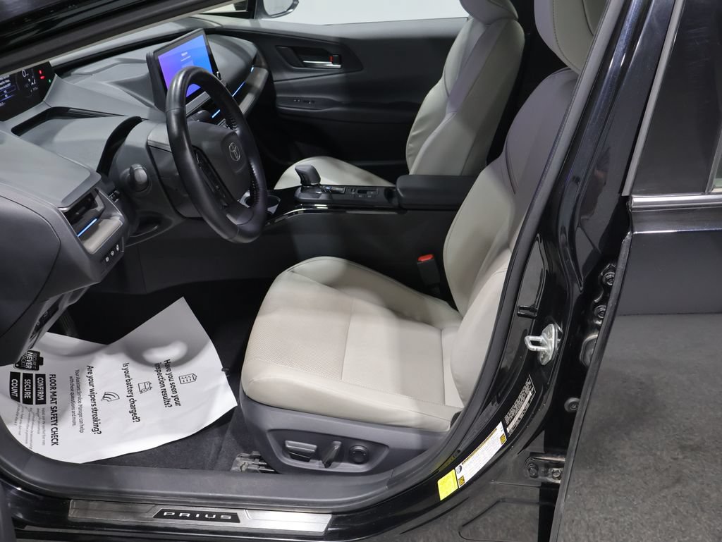 Used 2024 Toyota Prius Limited w/ Limited Premium Package FWD image 11