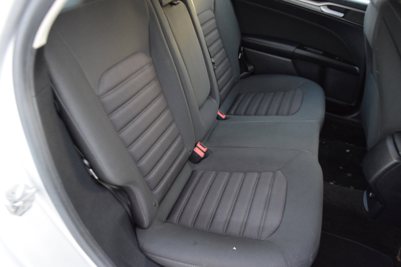 Used 2017 Ford Fusion SE image 22