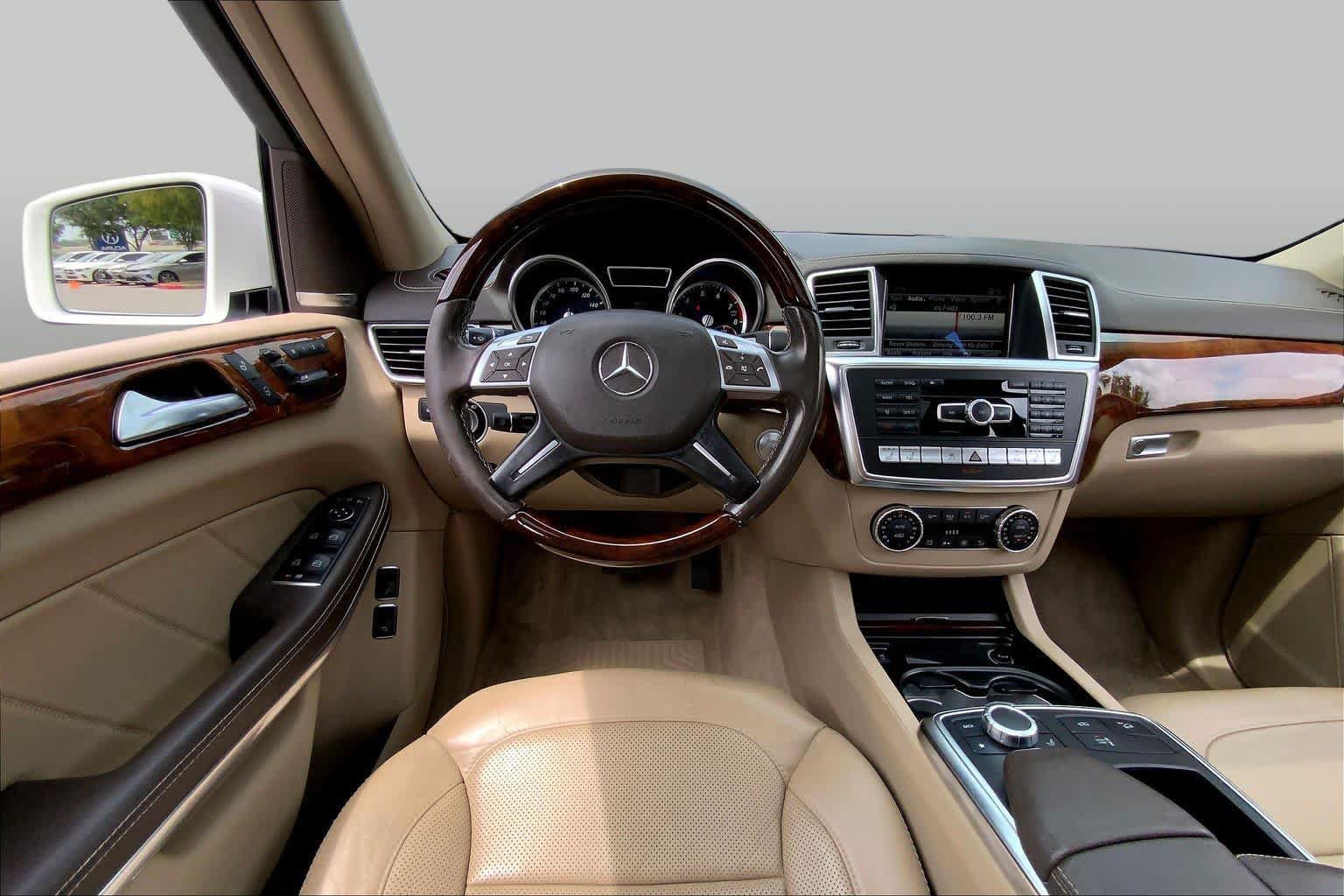 Used 2014 Mercedes-Benz GL 550 4MATIC image 6