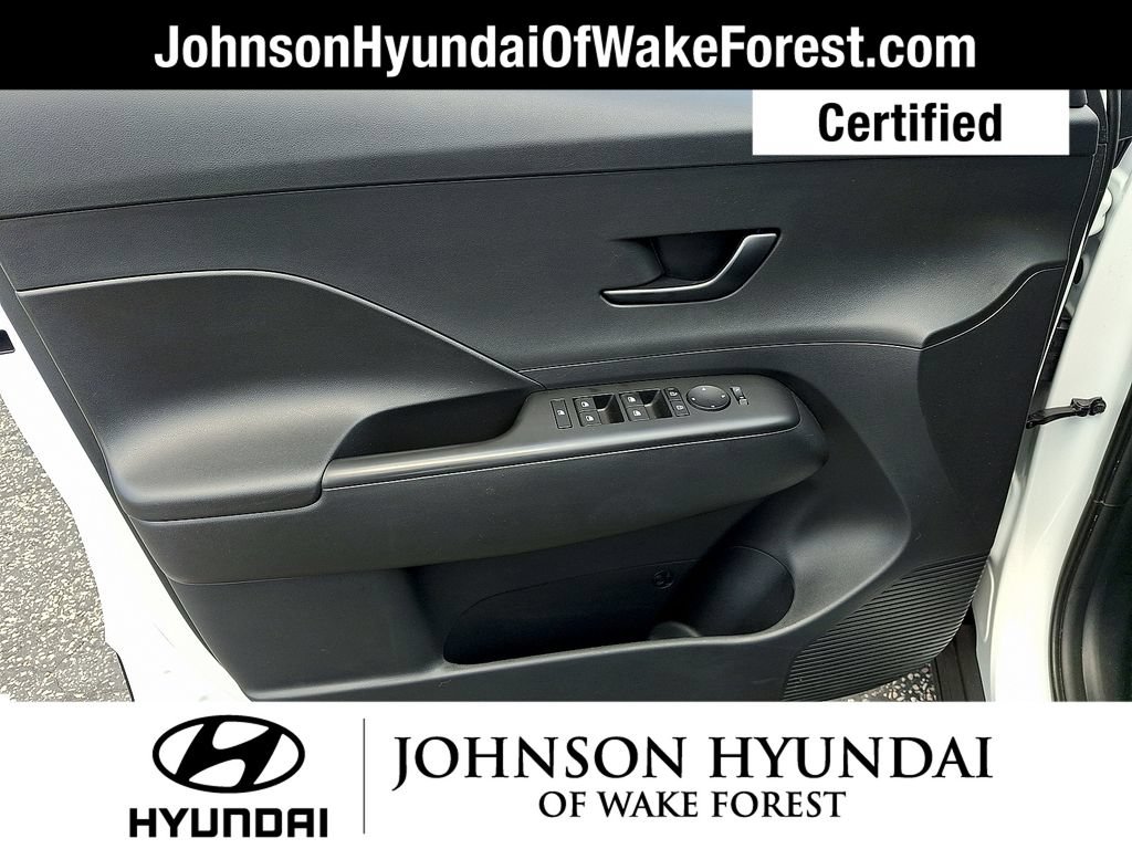 Certified 2025 Hyundai Kona SEL FWD image 2
