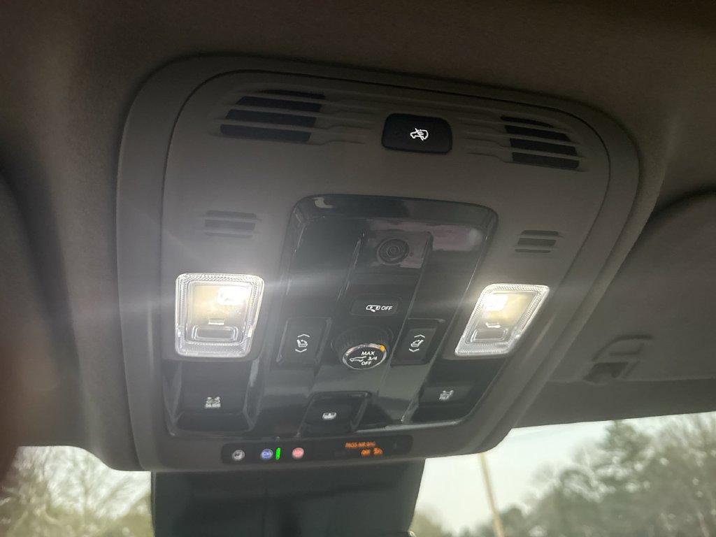 Used 2025 Cadillac Escalade Premium Luxury Platinum w/ LPO, Floor Liner Package AWD/4WD image 19