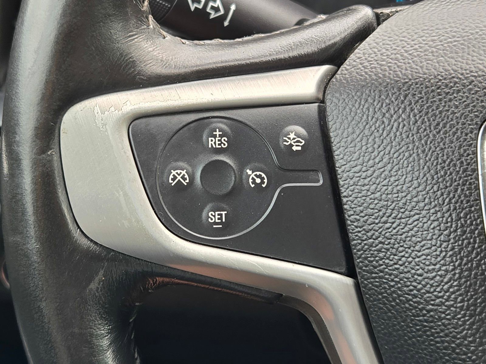 Used 2018 GMC Canyon SLE w/ SLE Convenience Package RWD image 32