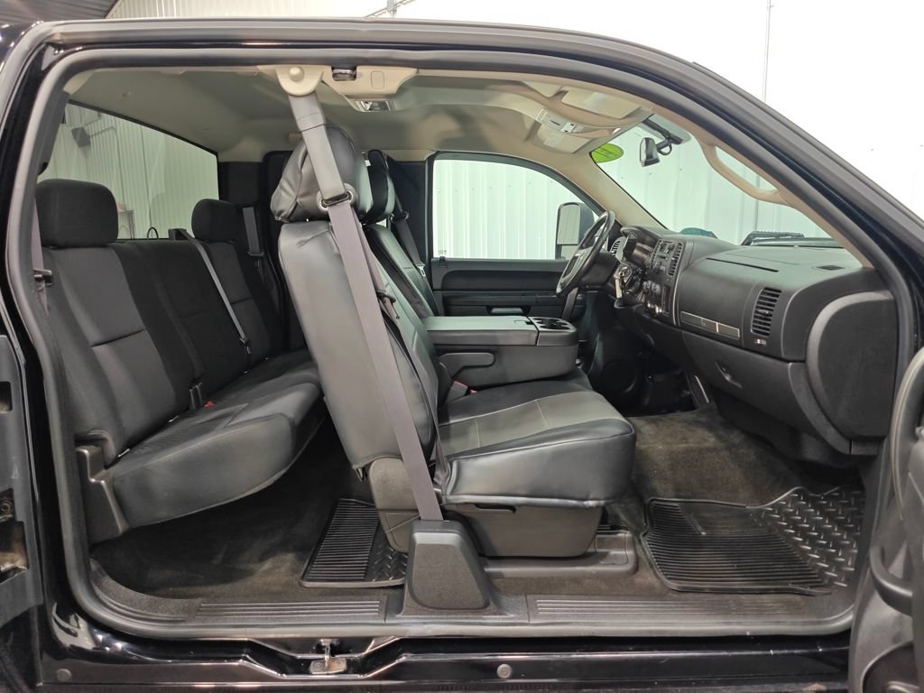 Used 2011 Chevrolet Silverado 2500 LT w/ Snow Plow Prep Package AWD/4WD image 26