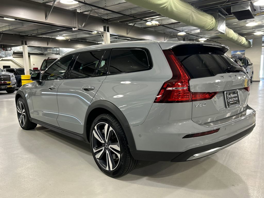 Used 2026 Volvo V60 B5 Cross Country Plus w/ Protection Package Premier AWD/4WD image 4