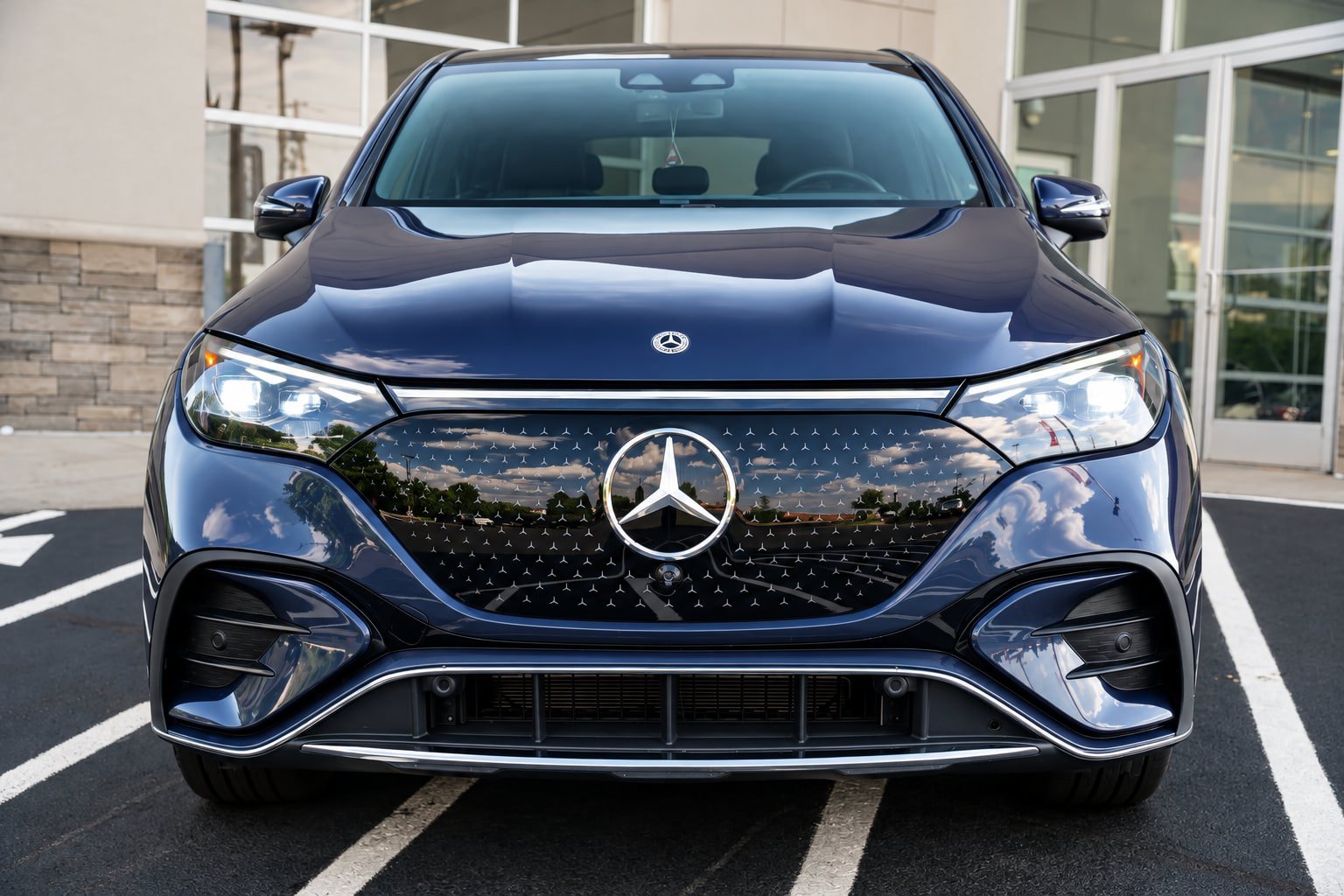 Used 2025 Mercedes-Benz EQE 350+ SUV image 3