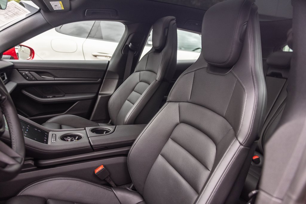 Certified 2024 Porsche Taycan 4S image 5