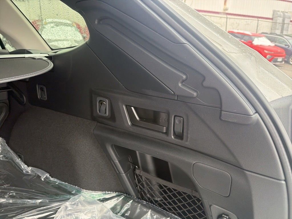 Used 2025 Subaru Outback Onyx Edition image 8