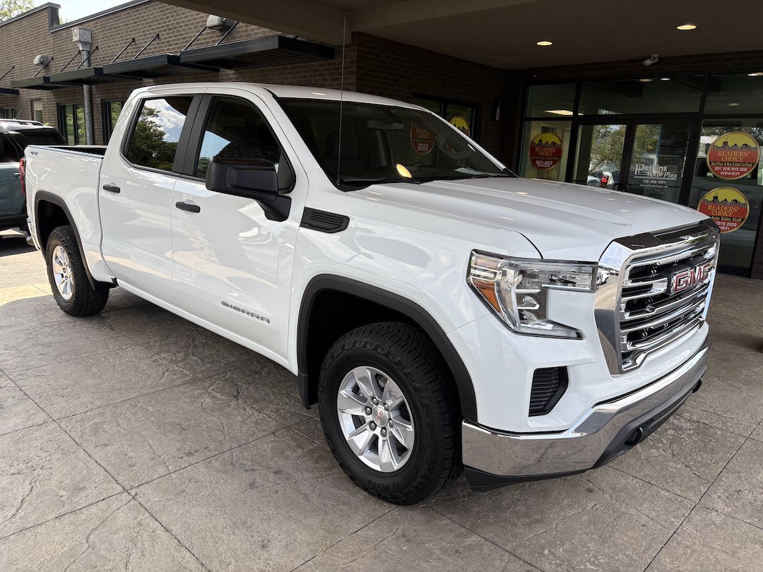Used 2019 GMC Sierra 1500 4x4 Crew Cab w/ Convenience Package image 4