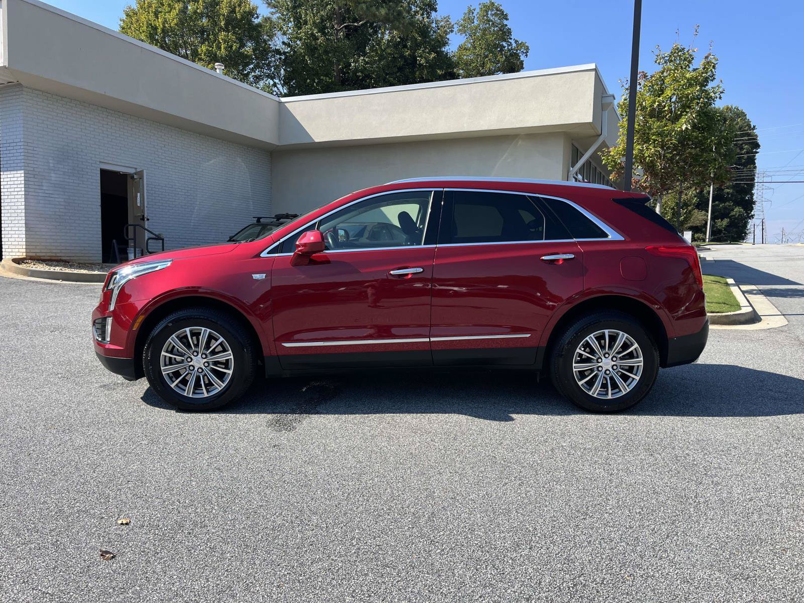 Used 2019 Cadillac XT5 Luxury FWD image 2