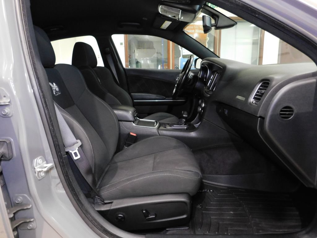 Used 2018 Dodge Charger R/T Scat Pack RWD image 71