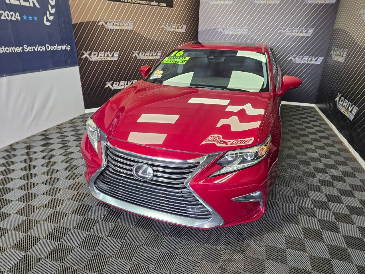 Used 2016 Lexus ES 350 w/ Luxury Package w/Wood Trim FWD image 3