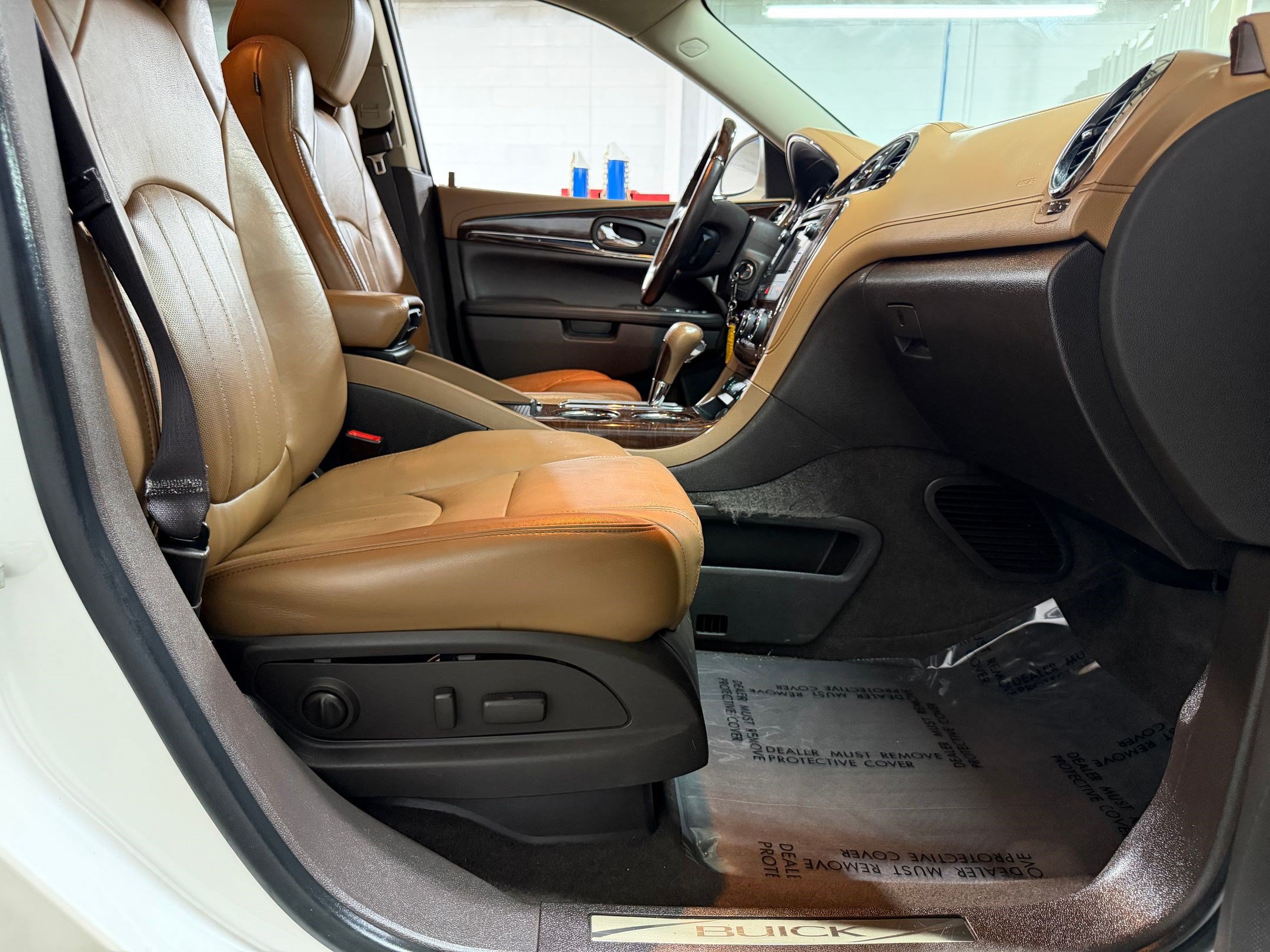 Used 2014 Buick Enclave Premium FWD image 24
