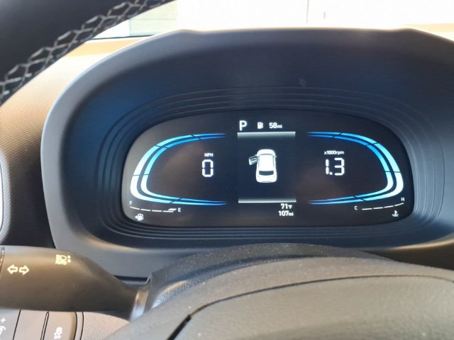New 2026 Hyundai Venue SEL FWD image 23