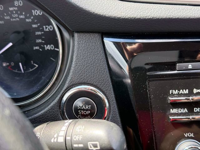Used 2016 Nissan Rogue SV FWD image 24