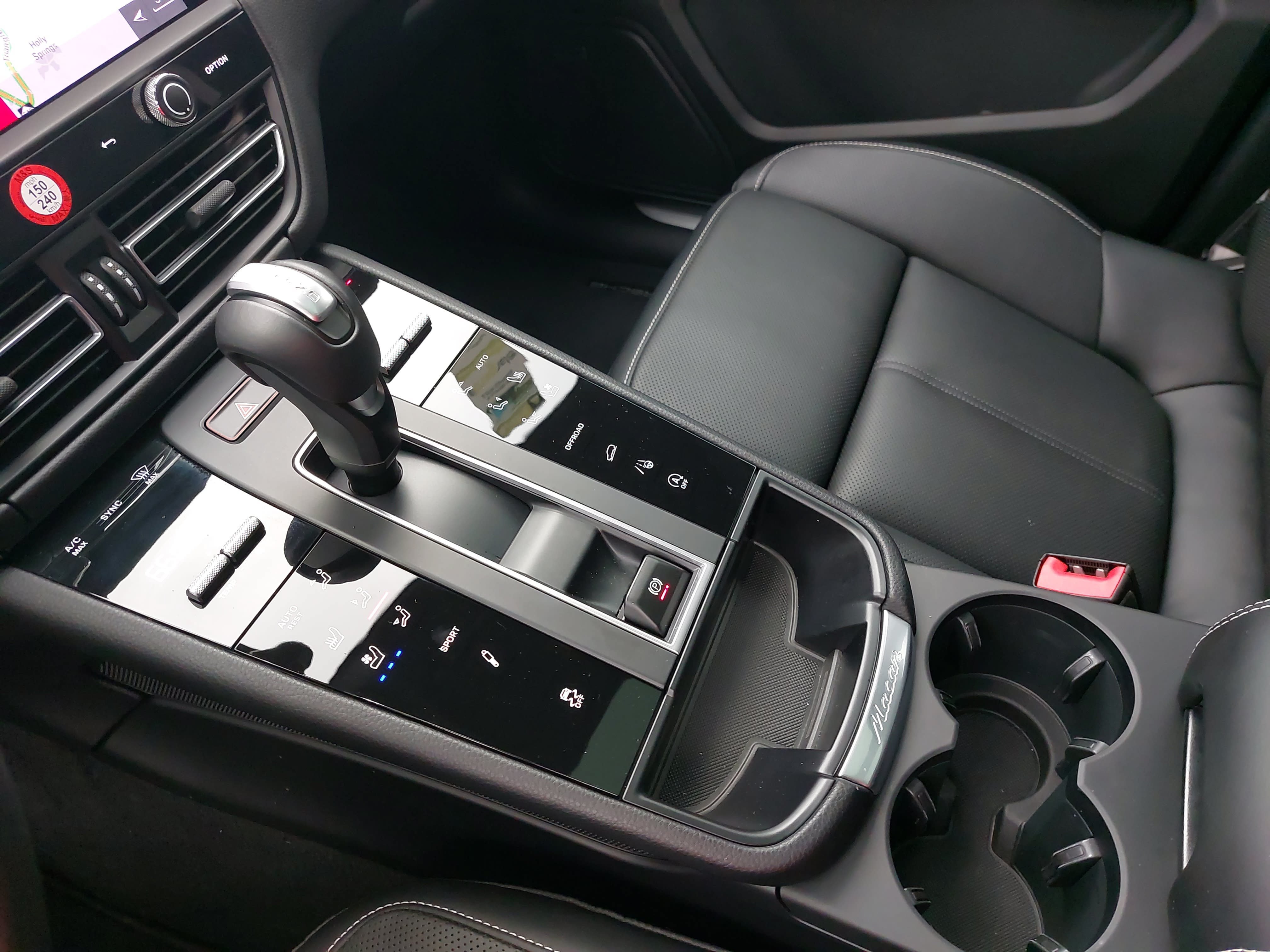 Certified 2026 Porsche Macan S AWD/4WD image 27