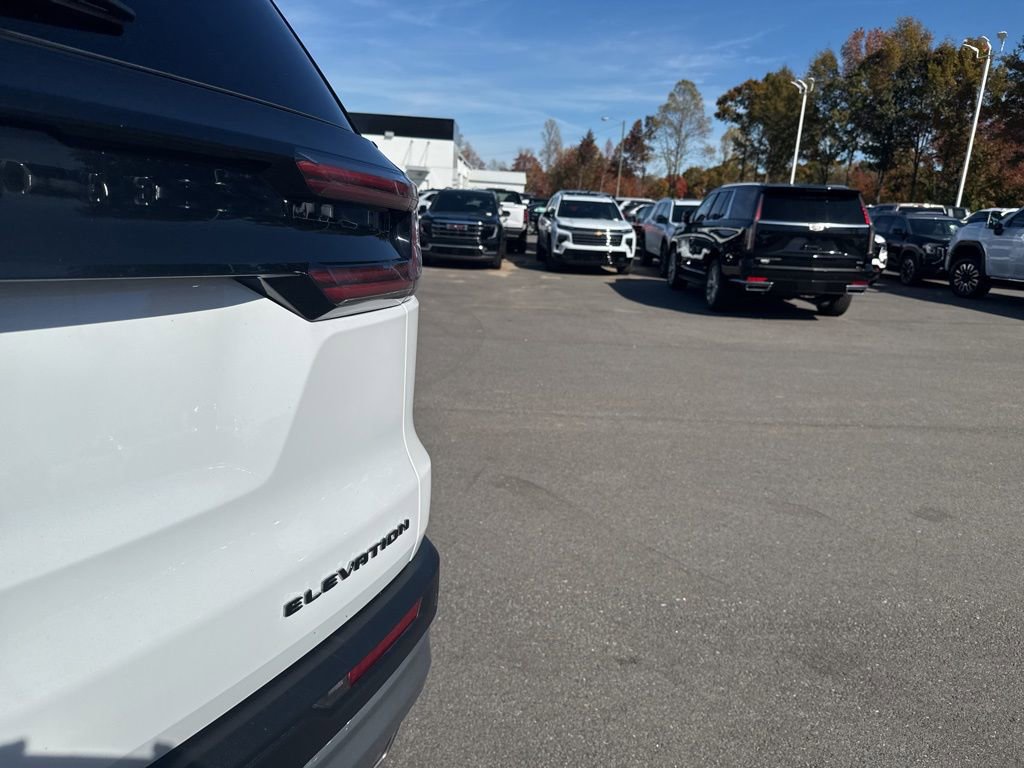 Used 2025 GMC Acadia Elevation FWD image 32