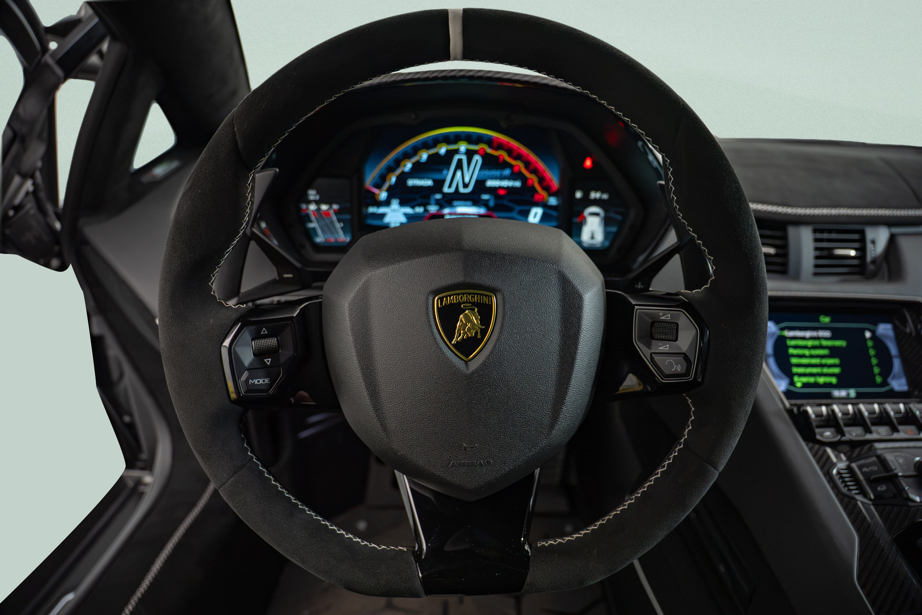 Used 2020 Lamborghini Aventador SVJ AWD/4WD image 12