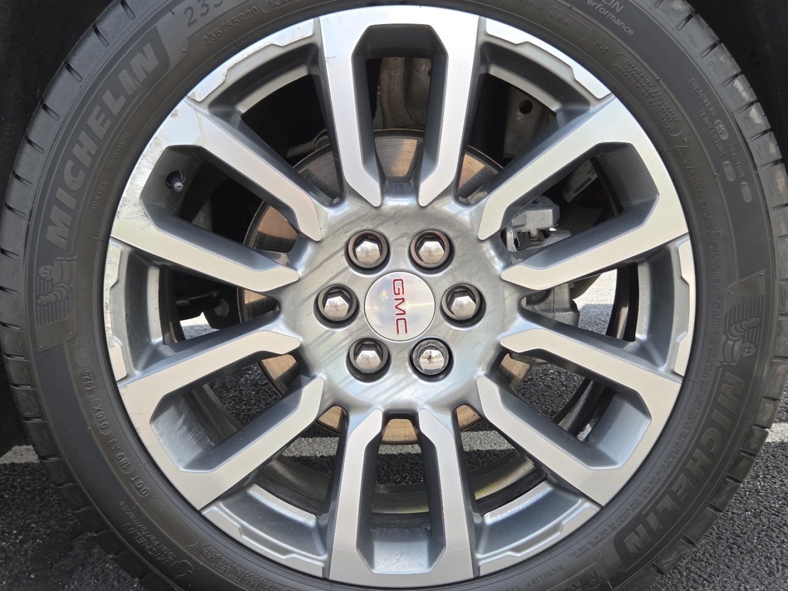 Used 2023 GMC Acadia Denali w/ Denali Technology Package FWD image 17