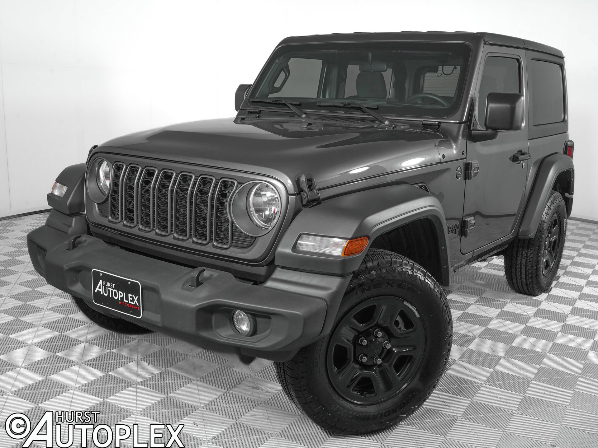 Used 2025 Jeep Wrangler Sport AWD/4WD image 1