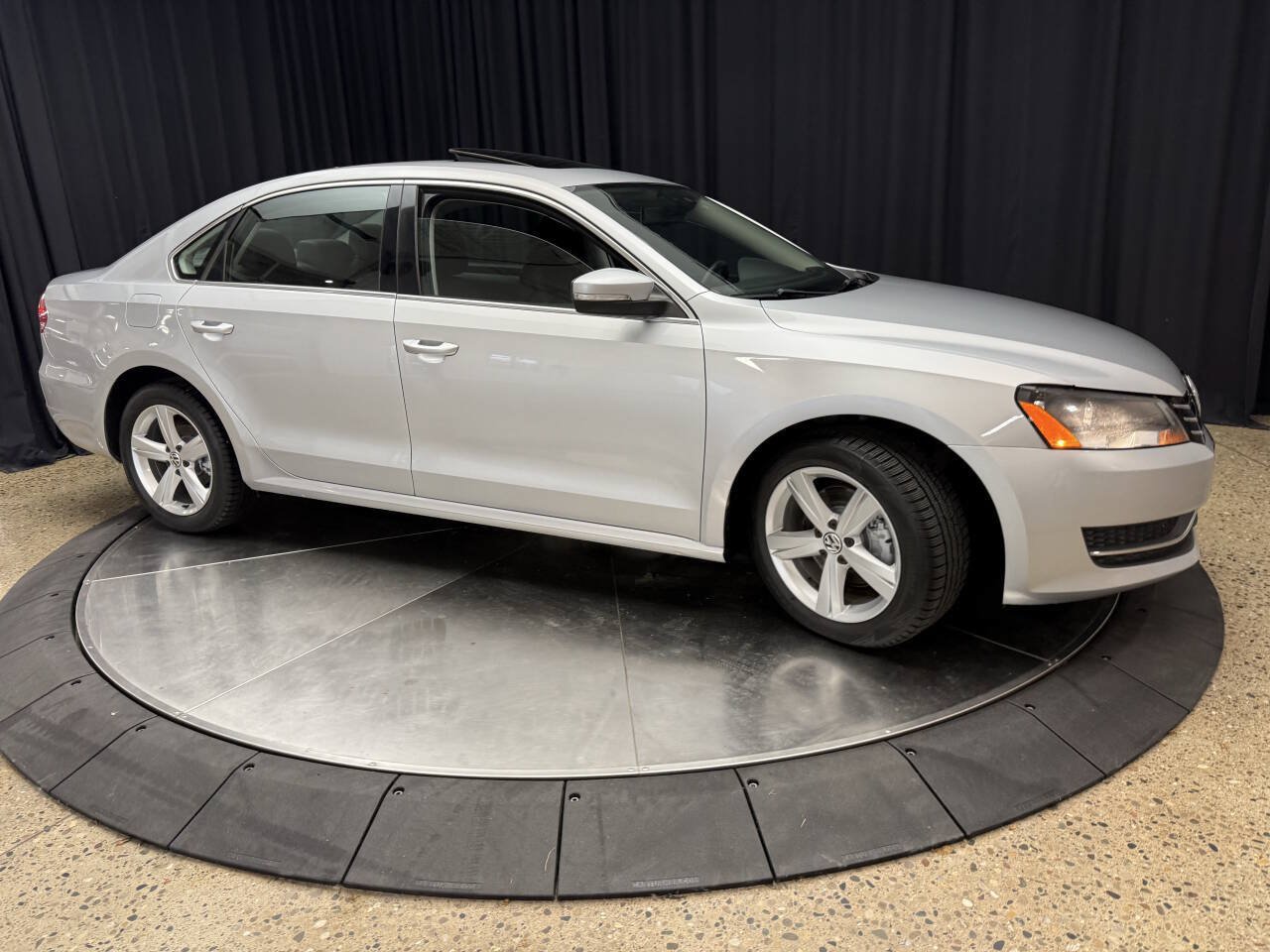 Used 2013 Volkswagen Passat 2.5 SE FWD image 12