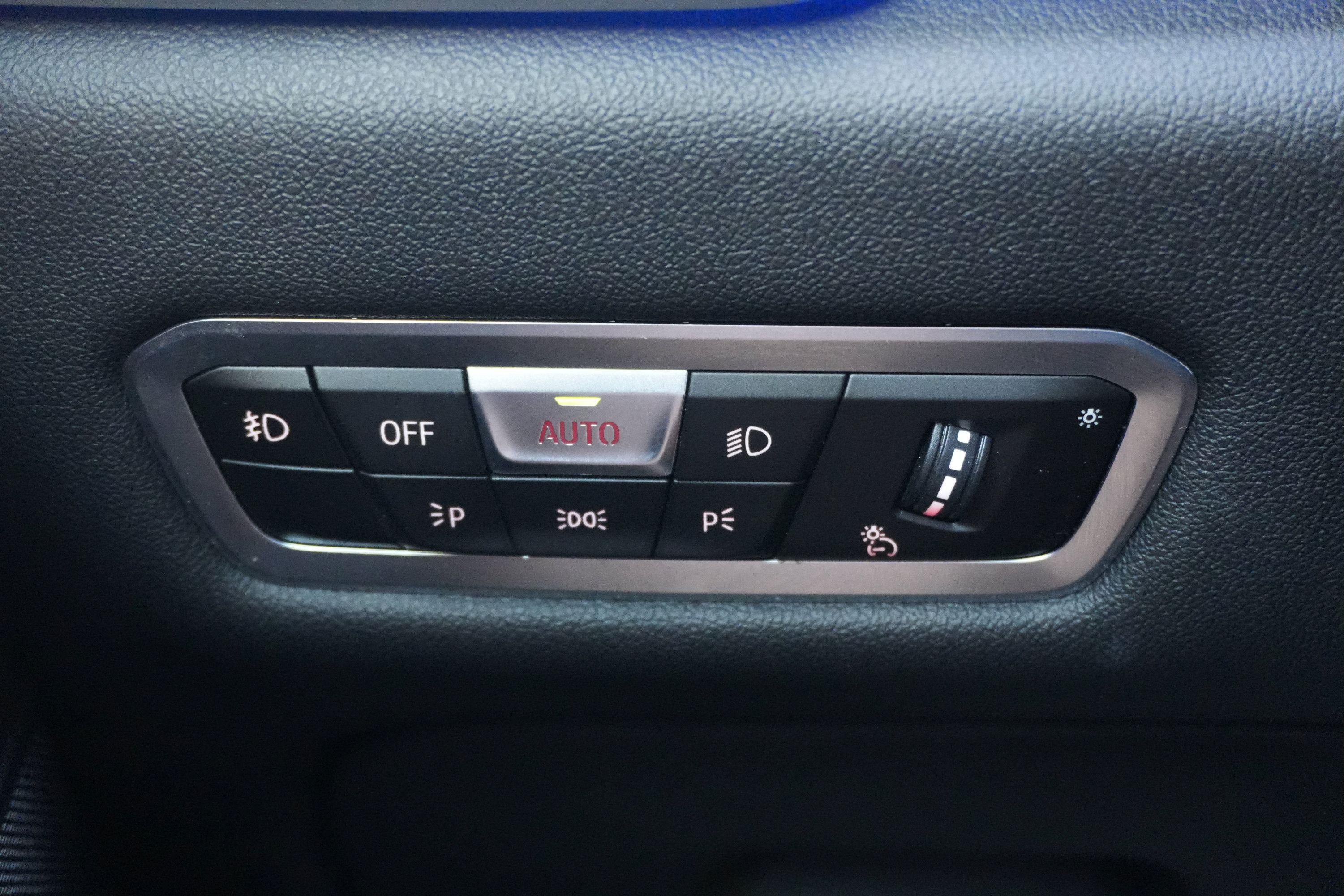 Used 2021 BMW X5 xDrive40i w/ M Sport Package AWD/4WD image 36